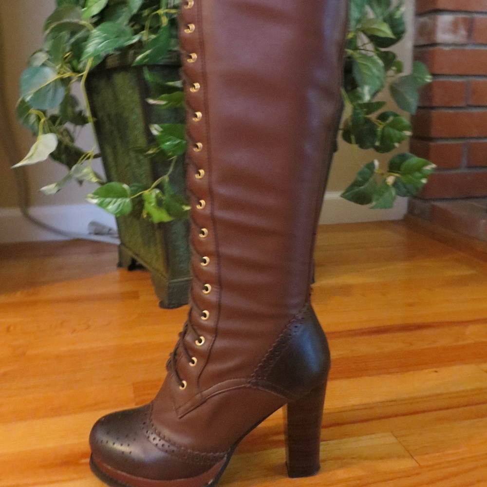 Brown Knee-High Lace-Up Boots - Size 5.5